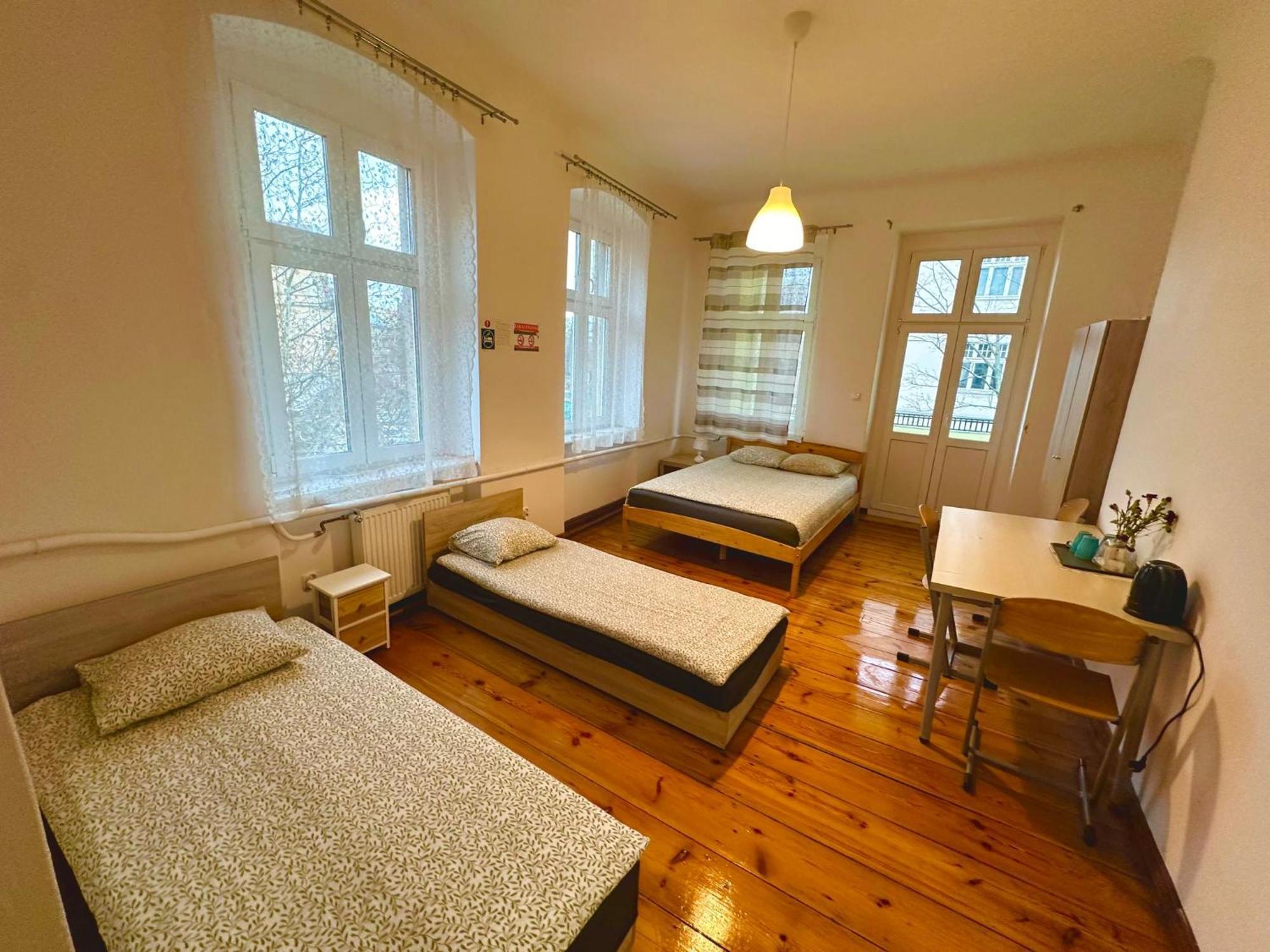 Albergue Lilia House Poznan Exterior foto