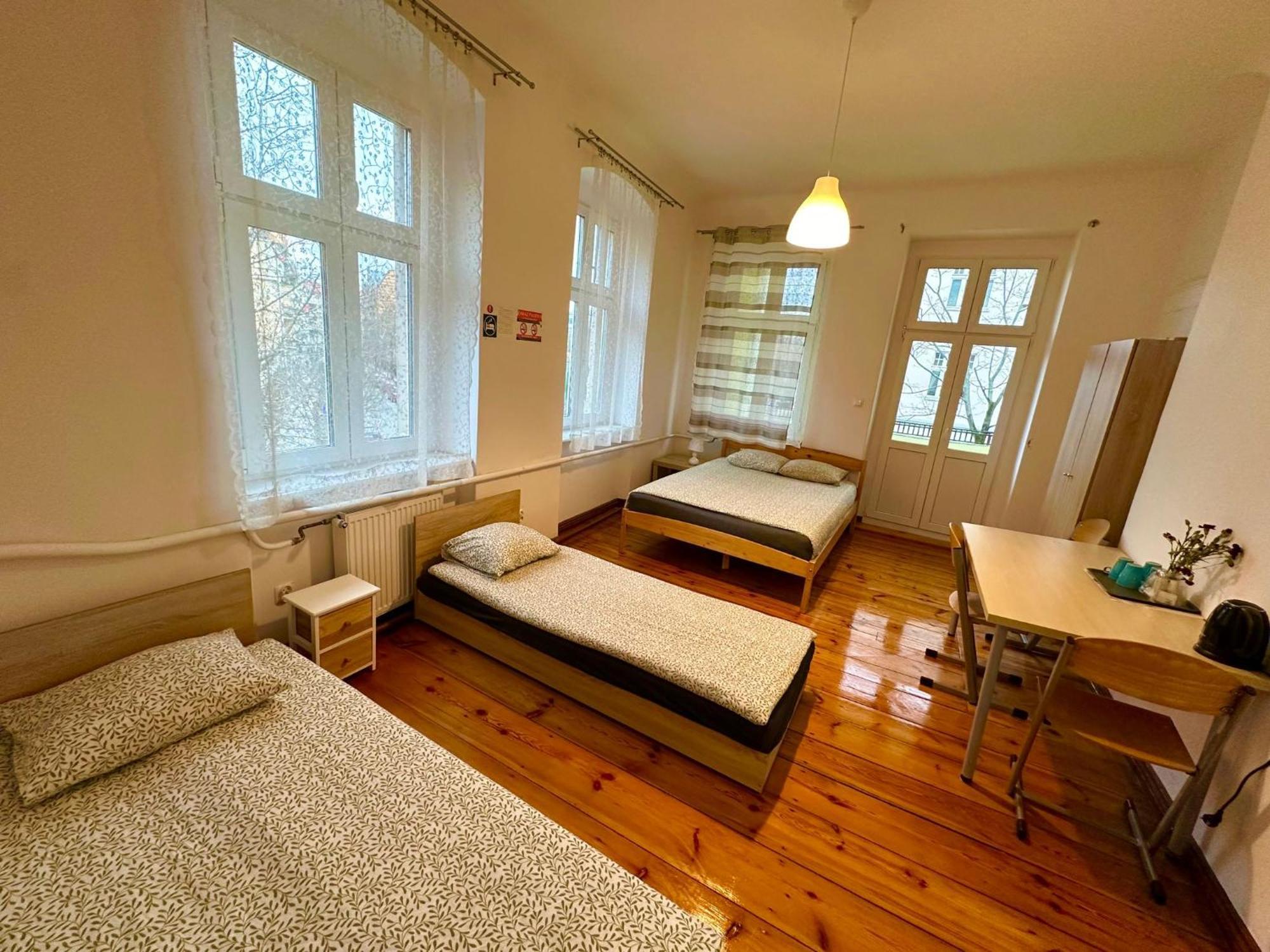 Albergue Lilia House Poznan Exterior foto