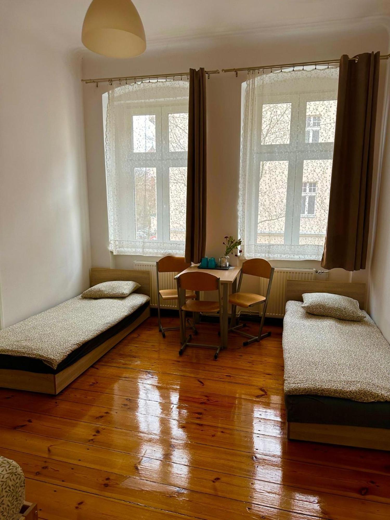 Albergue Lilia House Poznan Exterior foto