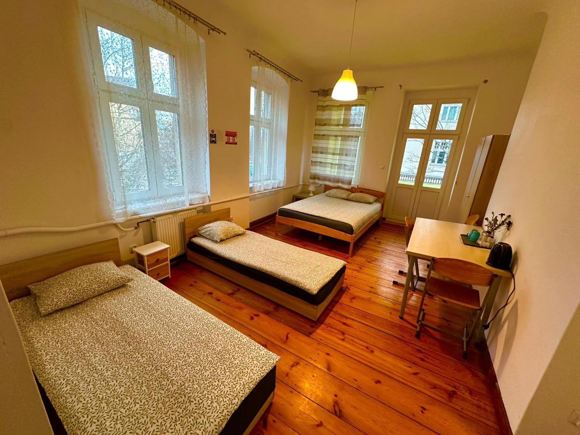 Albergue Lilia House Poznan Exterior foto